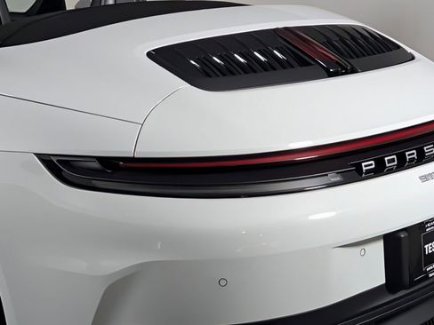 Certified 2025 Porsche 911 Carrera RWD image 16