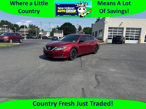 Used 2017 Nissan Altima 2.5 SR w/ Midnight Edition Package FWD image 1