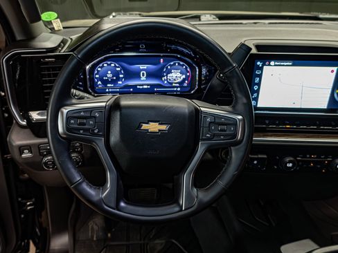 Used 2025 Chevrolet Silverado 2500 LT AWD/4WD image 19