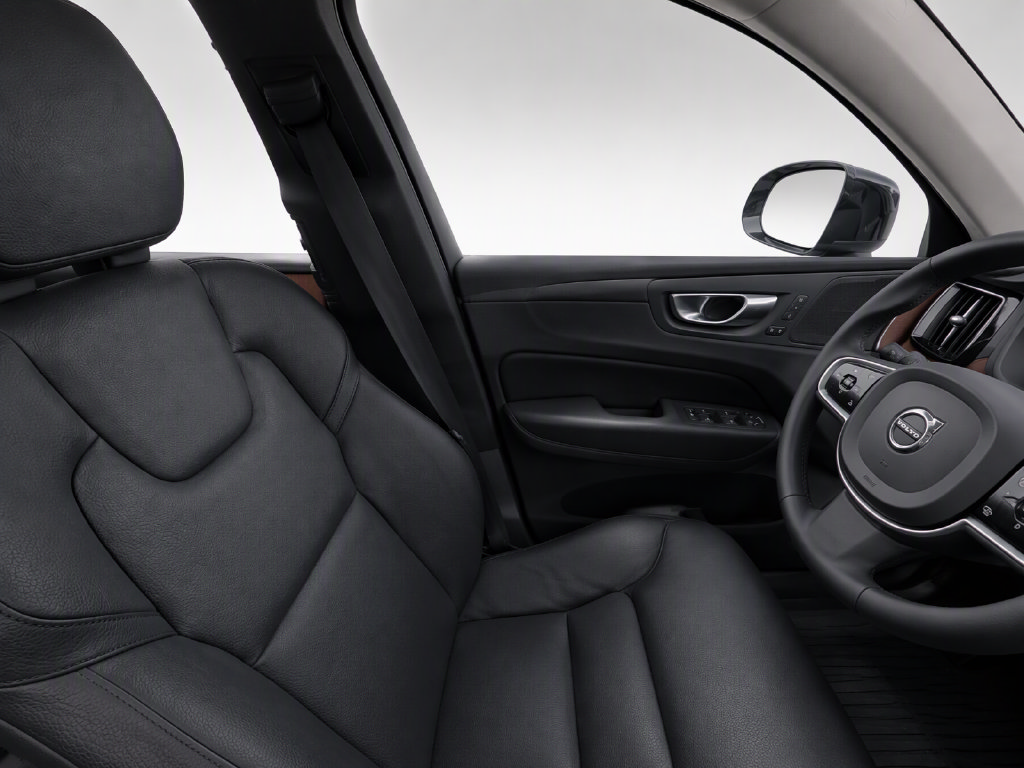 Used 2024 Volvo XC60 T8 Plus w/ Protection Package Premier AWD/4WD image 10