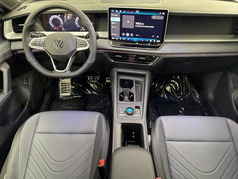 New 2026 Volkswagen Tiguan SE R-Line FWD image 12