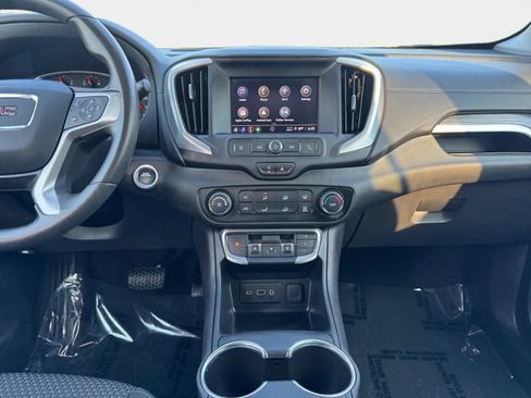 Used 2024 GMC Terrain SLE AWD/4WD image 13