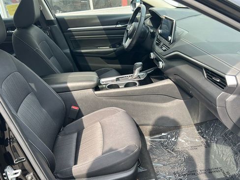Used 2022 Nissan Altima 2.5 SV image 9