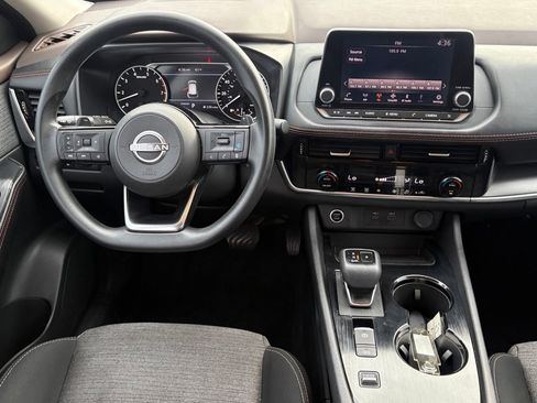 Used 2022 Nissan Rogue SV FWD image 15