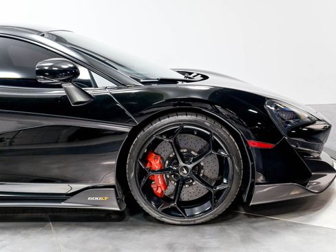 Used 2019 McLaren 600LT RWD image 18