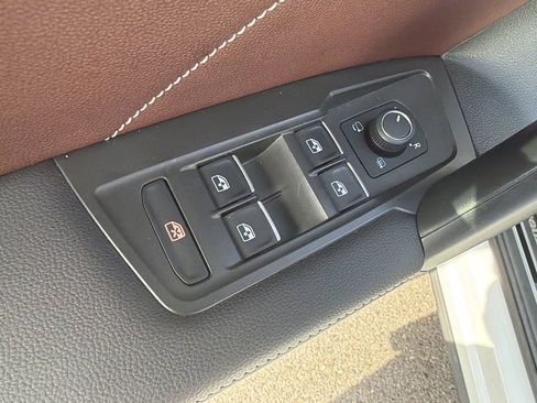 Used 2024 Volkswagen Tiguan SEL R-Line AWD/4WD image 15