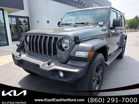 Used 2022 Jeep Wrangler Unlimited Sport AWD/4WD image 3