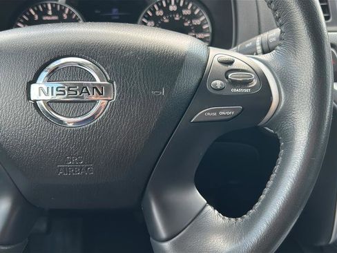 Used 2018 Nissan Pathfinder SL image 26