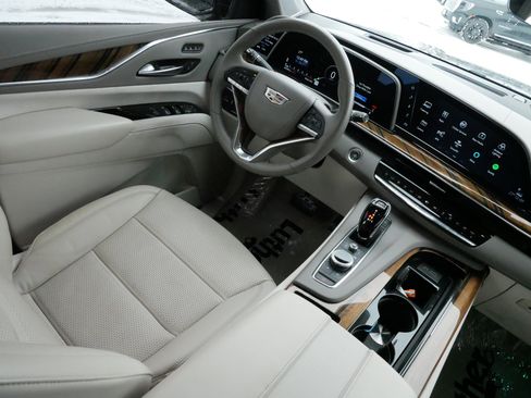 Certified 2023 Cadillac Escalade ESV Sport Platinum image 9