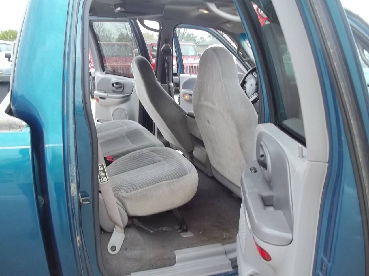 Used 2001 Ford F150 Lariat RWD image 11
