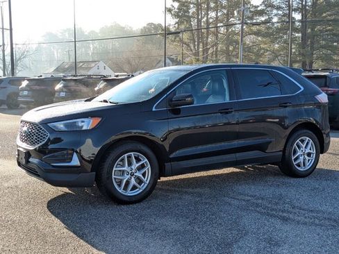 Used 2024 Ford Edge SEL image 8
