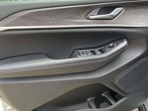 New 2026 Jeep Grand Cherokee L 2WD image 38