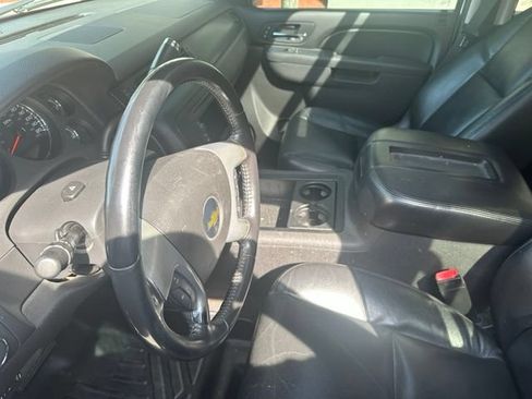 Used 2011 Chevrolet Avalanche LTZ AWD/4WD image 13
