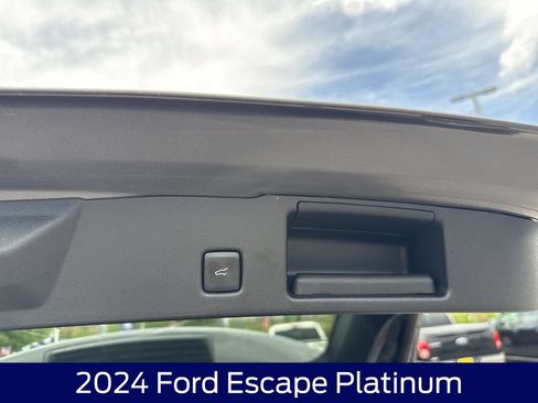 Used 2024 Ford Escape Platinum AWD/4WD image 17