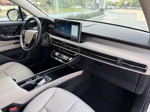 New 2026 Lincoln Corsair Premiere FWD image 19