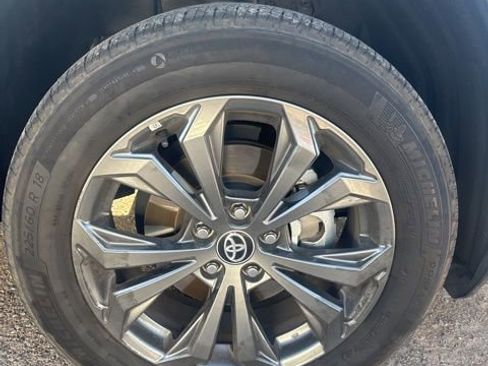 Used 2023 Toyota RAV4 Limited image 17