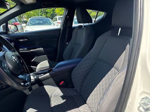 Used 2020 Toyota C-HR XLE FWD image 15