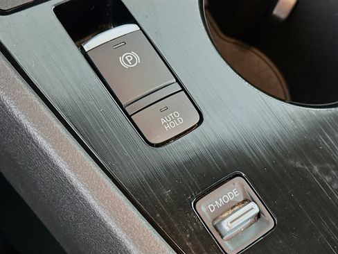 Used 2023 Nissan Rogue SV image 25