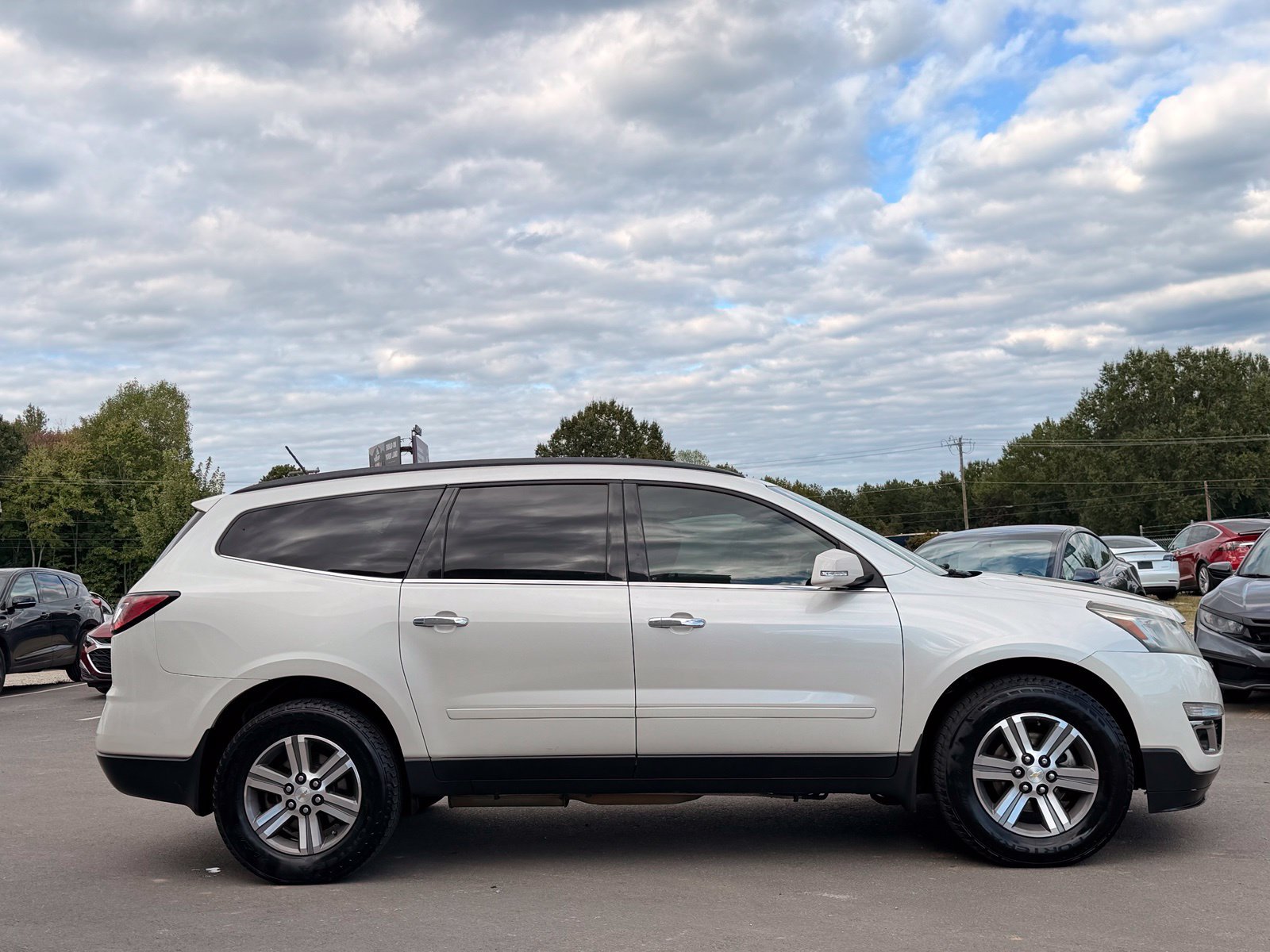 Used 2015 Chevrolet Traverse LT AWD/4WD image 8