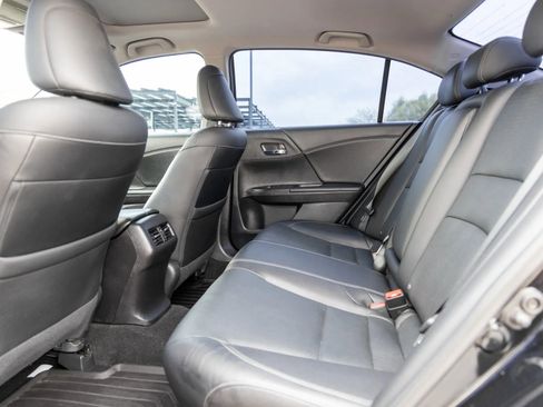 Used 2016 Honda Accord Touring image 13