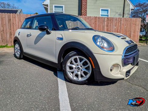 Used 2014 MINI Cooper S image 3