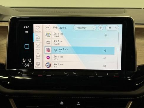 Used 2024 Volkswagen Atlas SE FWD image 26