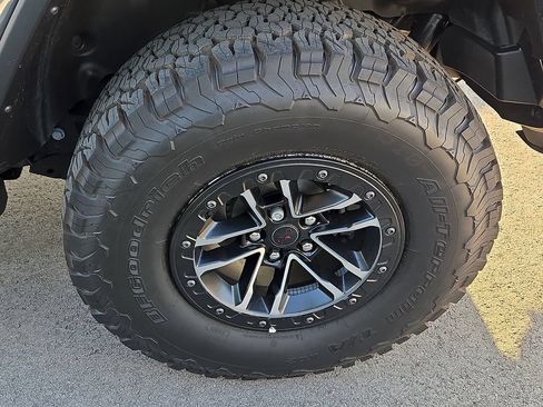 Used 2026 Jeep Wrangler Unlimited Rubicon AWD/4WD image 5