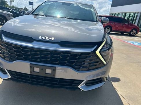 Used 2023 Kia Sportage EX FWD image 3