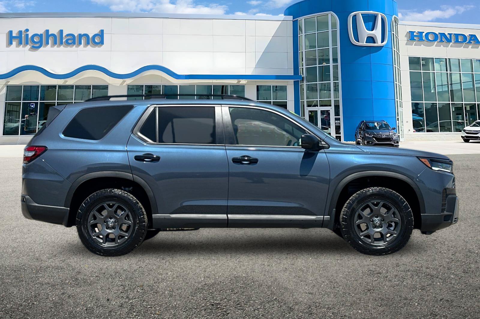 New 2026 Honda Pilot TrailSport image 6