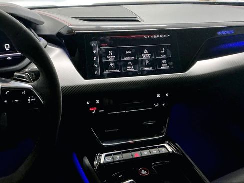 Used 2022 Audi RS e-tron GT image 9
