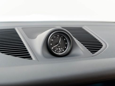 Certified 2025 Porsche Macan image 26