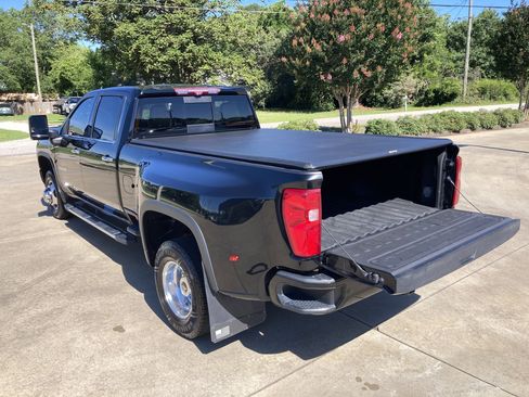 Certified 2020 Chevrolet Silverado 3500 High Country w/ Technology Package AWD/4WD image 8