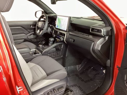 Used 2026 Toyota Tacoma TRD Sport w/ TRD Sport Upgrade Package AWD/4WD image 38