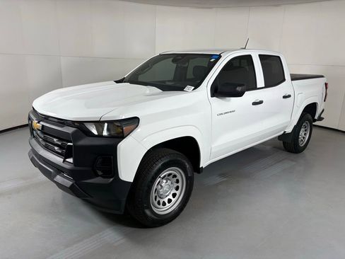 Used 2024 Chevrolet Colorado W/T w/ WT Convenience Package RWD image 5