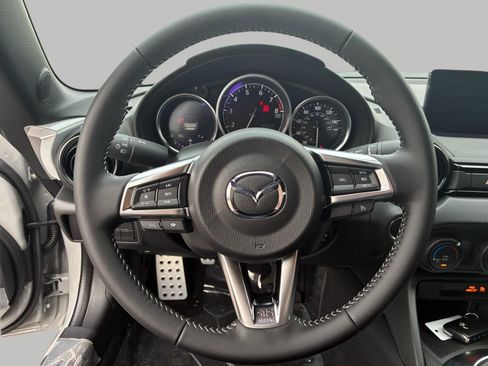 New 2026 MAZDA MX-5 Miata Club w/ Interior Package RWD image 10