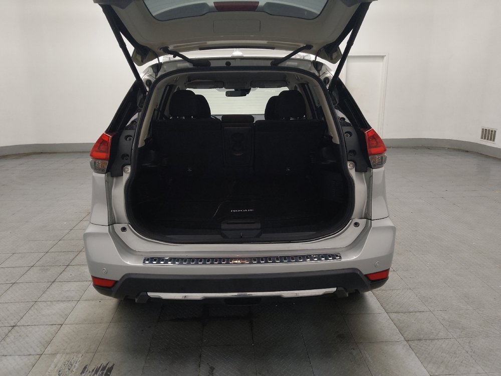 Used 2019 Nissan Rogue SV w/ Premium Package FWD image 29