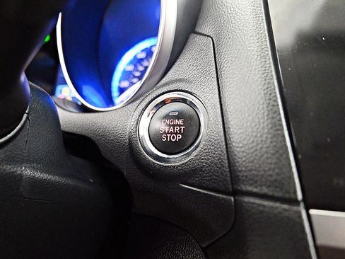 Used 2017 Subaru Outback 3.6R Touring image 8