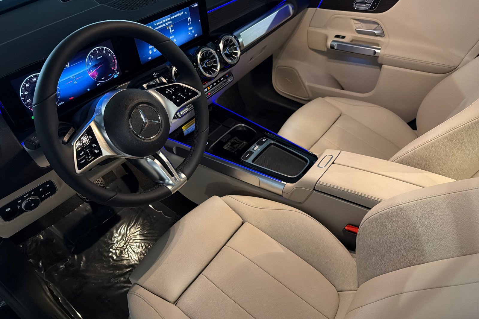 New 2026 Mercedes-Benz GLB 250 4MATIC image 9