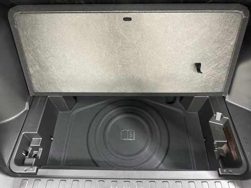 Certified 2024 Chevrolet Equinox LT w/ LPO, Floor Liner Package image 35