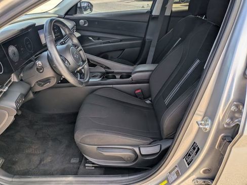 Used 2023 Hyundai Elantra SEL w/ Convenience Package FWD image 13