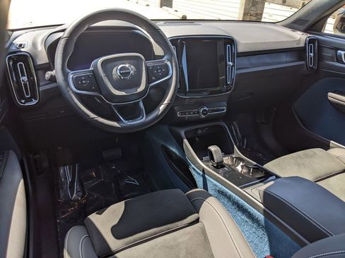 Certified 2023 Volvo XC40 Recharge Ultimate AWD/4WD image 12
