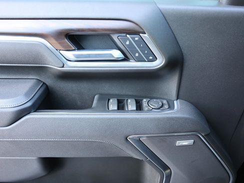 Used 2025 GMC Sierra 2500 SLT w/ SLT Premium Package image 36