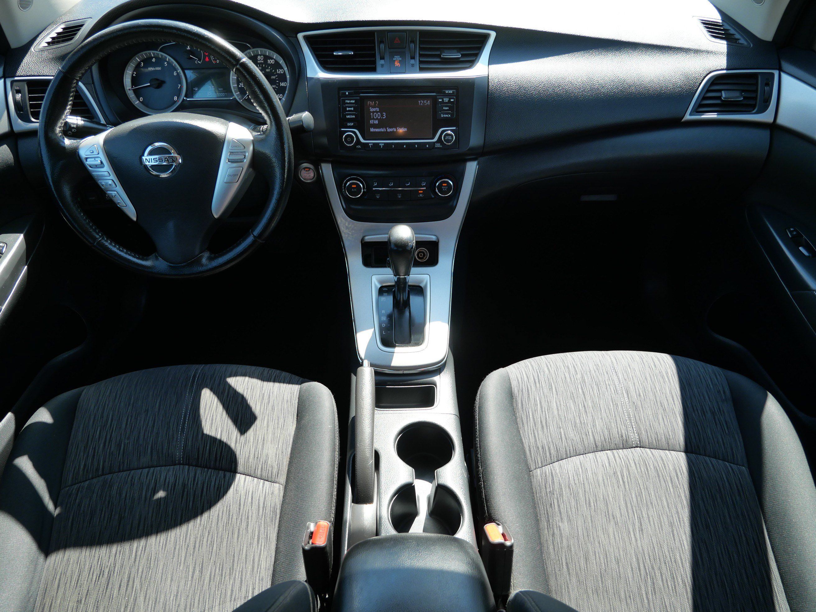 Used 2015 Nissan Sentra SV FWD image 10