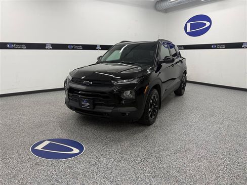 Used 2021 Chevrolet TrailBlazer LT w/ Convenience Package AWD/4WD image 1