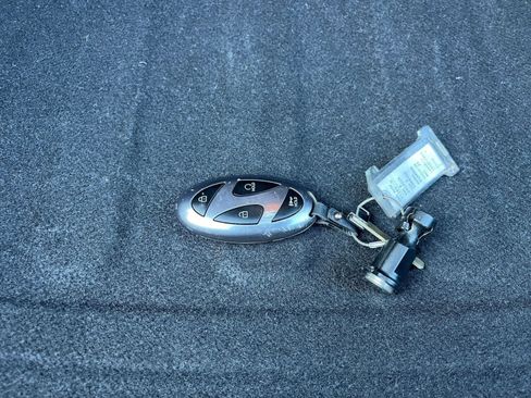 Used 2025 Hyundai Elantra SEL image 22