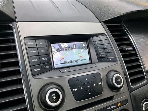 Used 2018 Ford Taurus SEL FWD image 13