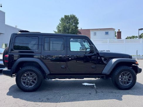 Used 2025 Jeep Wrangler Unlimited Sport AWD/4WD image 10