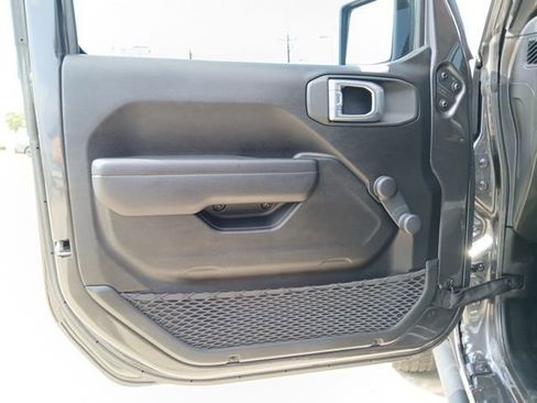 Used 2024 Jeep Gladiator Sport image 18