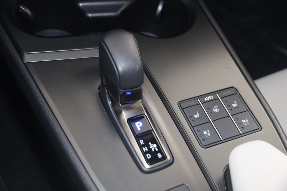 Used 2025 Lexus UX 300h FWD w/ Accessory Package (Z1) image 7
