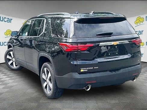 Used 2023 Chevrolet Traverse LT w/ LT Premium Package AWD/4WD image 2